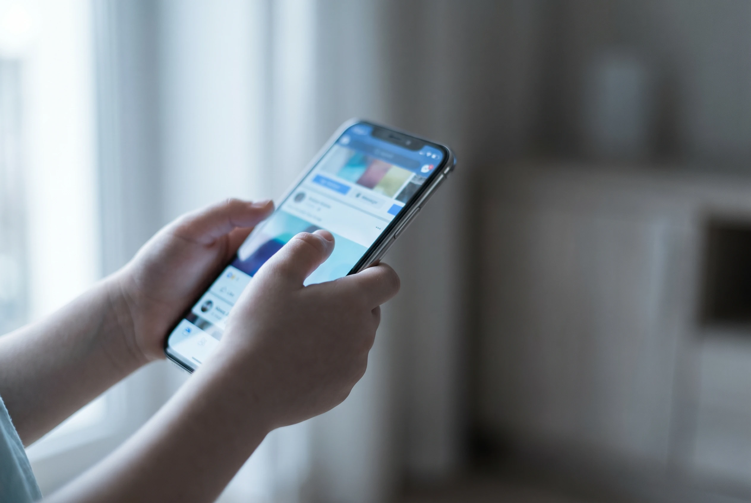 UK doctors urge Parliament to restrict children's social media access, citing smoking-level health risks.