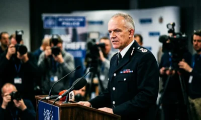 Met Police officer on London phone theft operation