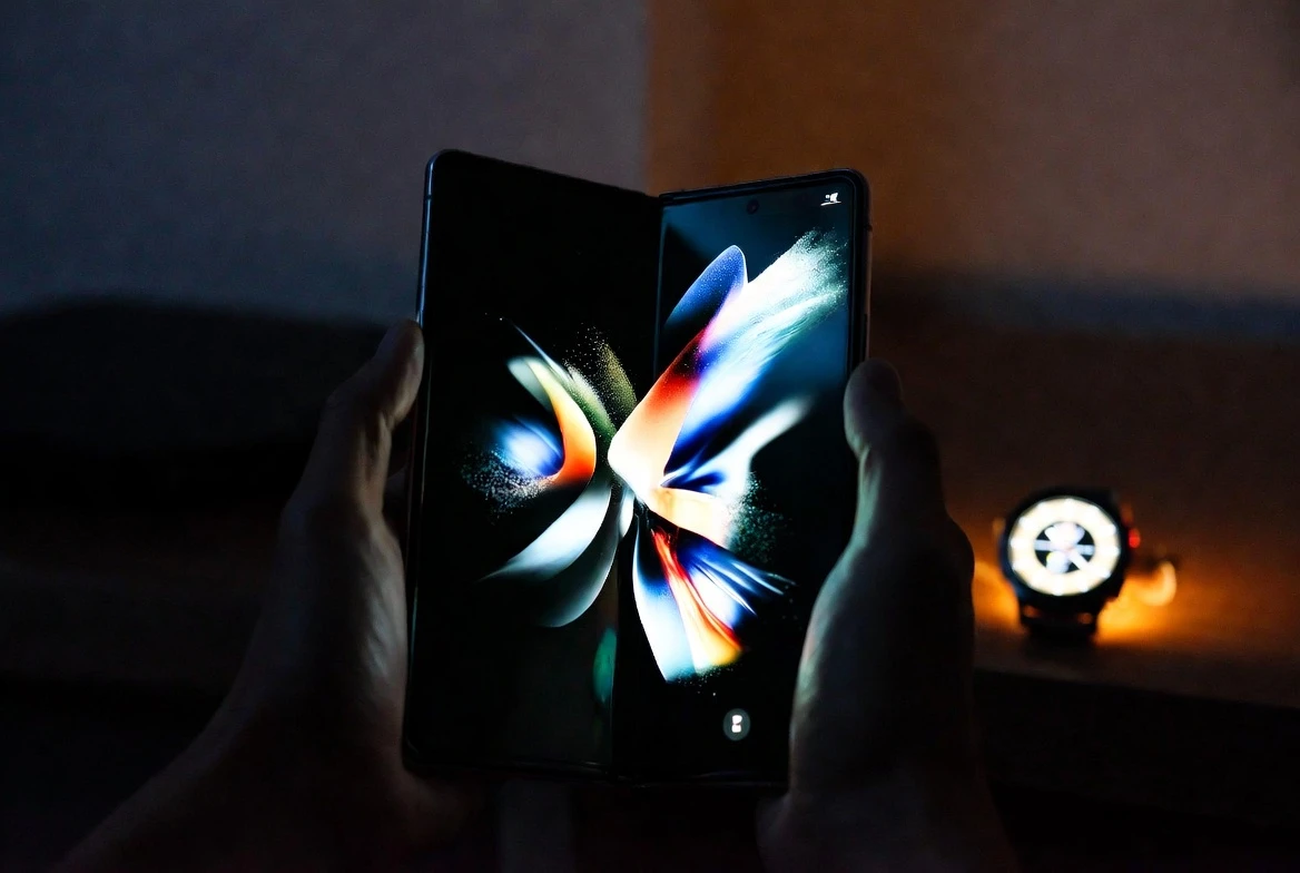 Samsung Galaxy Z Fold 8 Ultra 3600 nit display leak