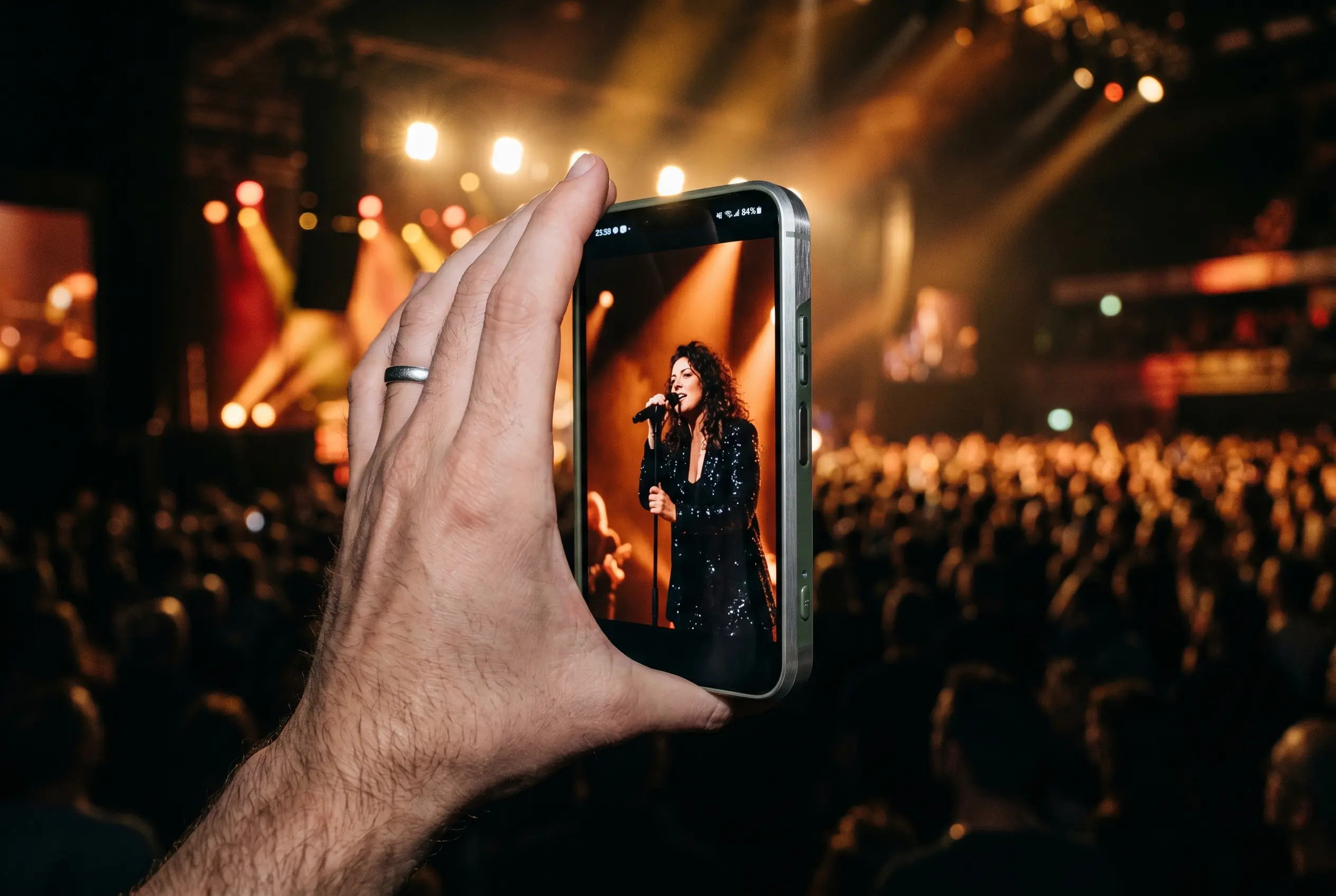 Vivo X300 FE ZEISS telephoto and 6,500mAh battery tested