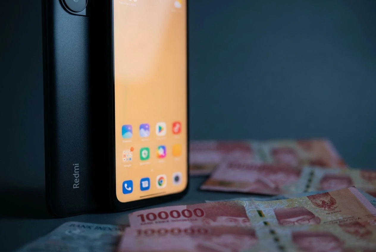 Xiaomi Indonesia phone price increase rupiah memory chip shortage