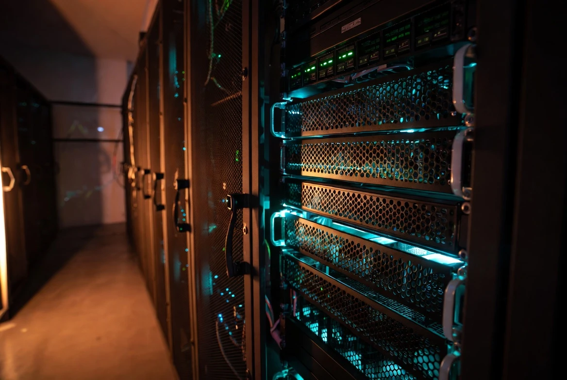 Alibaba Cloud Box edge server appliance hardware