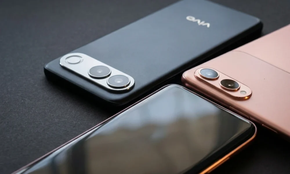Vivo S2 dummy unit leak black rose gold colours India launch