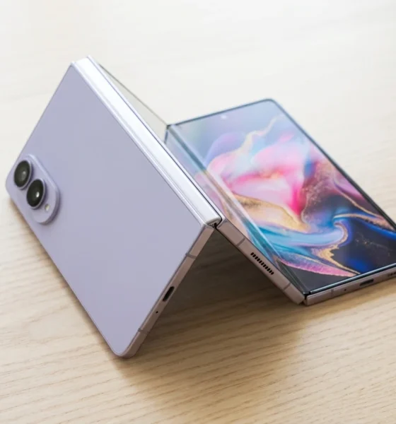 Samsung Galaxy Z Fold 8 wider squat foldable open and closed